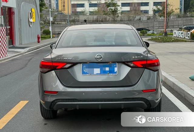 Nissan Xuan Yi 2021 Темно-серый из Китая