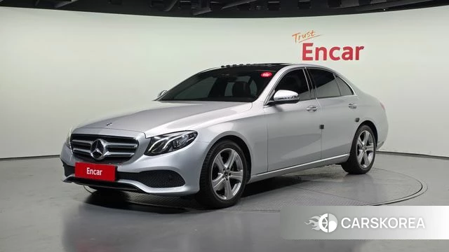 Mercedes-Benz E-Class W213 2018 Серебряный из Кореи