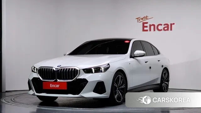 BMW 5 Series (G60) 2023 Белый из Кореи