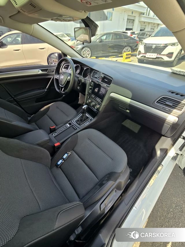 Volkswagen Golf 2019 Белый из Китая