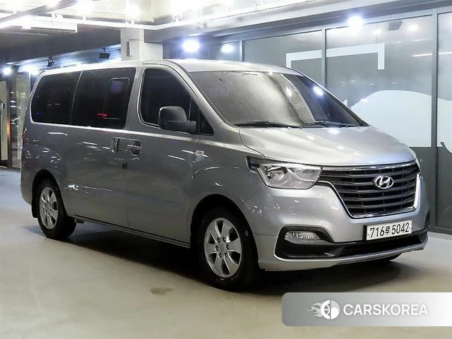 Hyundai The New Grand Starex 2018 Серебристо-серый из Кореи