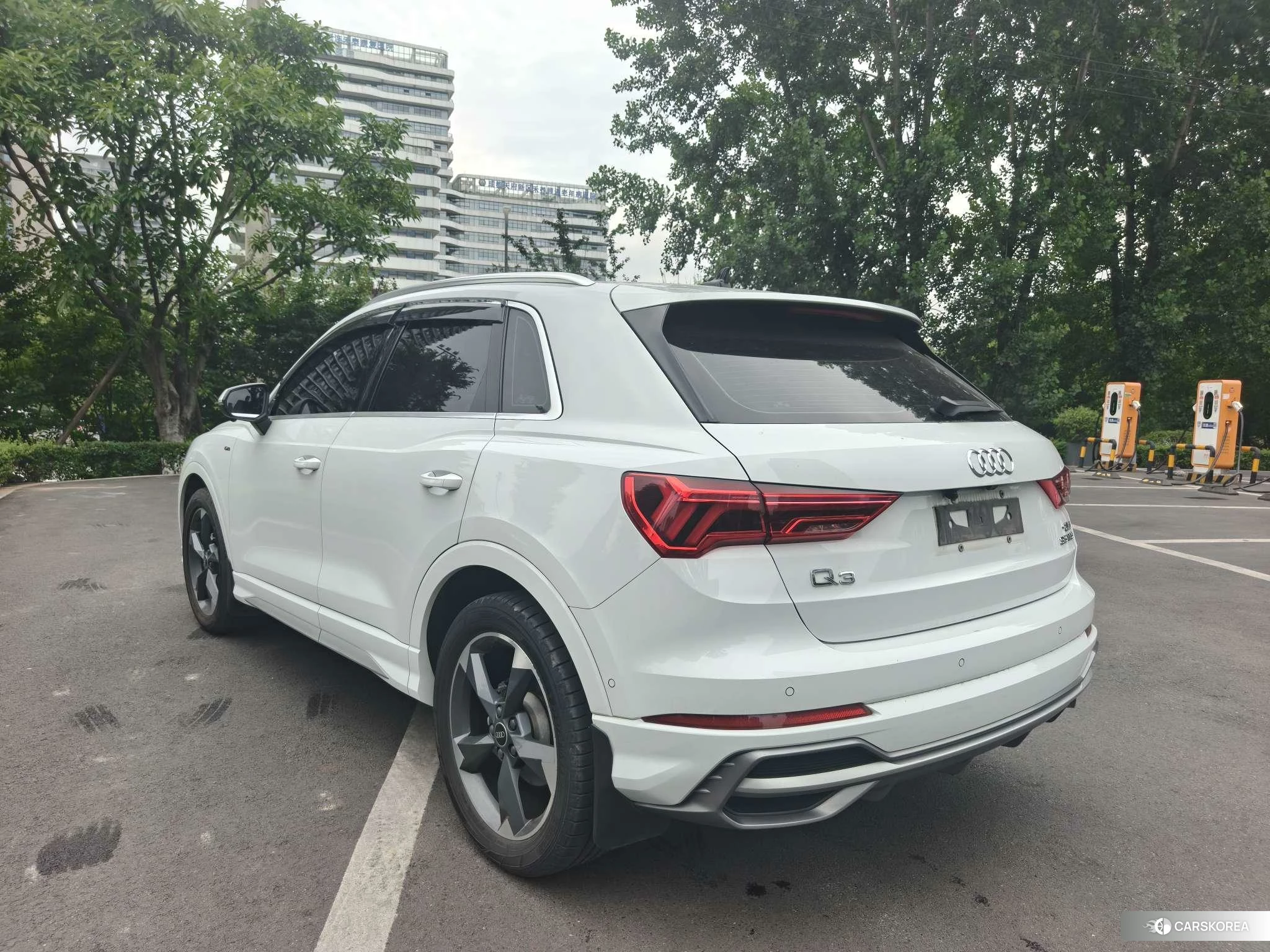 Audi Q3 2022 Белый из Китая