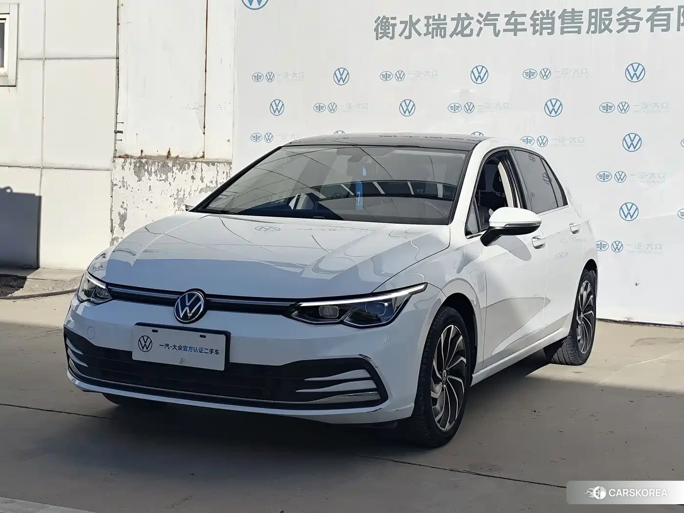 Volkswagen Golf 2022 Белый из Китая