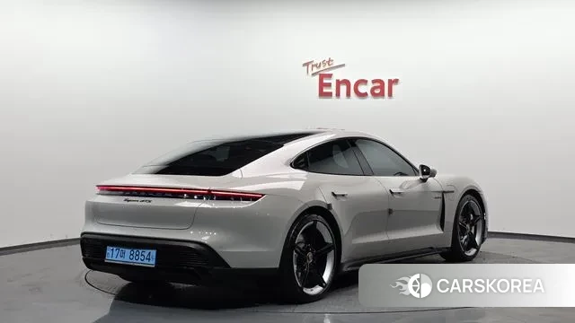 Porsche Taycan 2023 Жемчужный цвет из Кореи