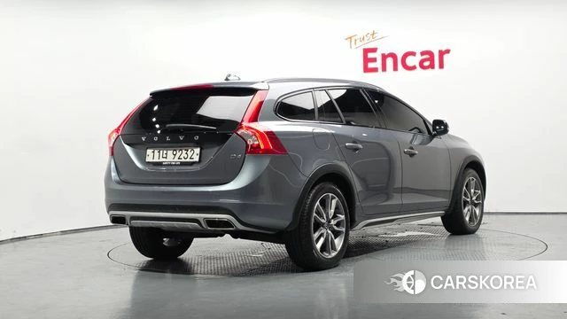 Volvo V60 Cross-Country 2018 Серый из Кореи