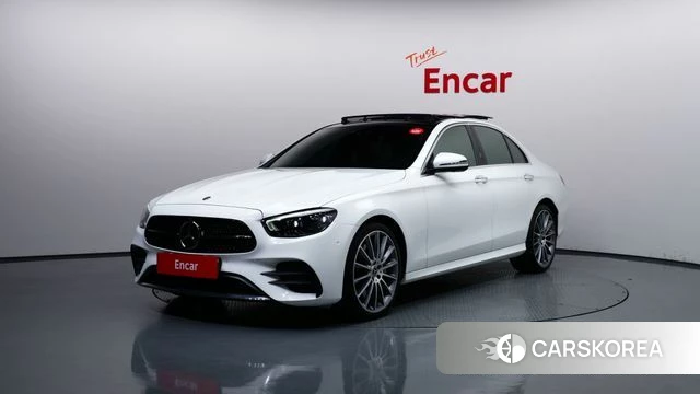 Mercedes-Benz E-Class W213 2021 Белый из Кореи
