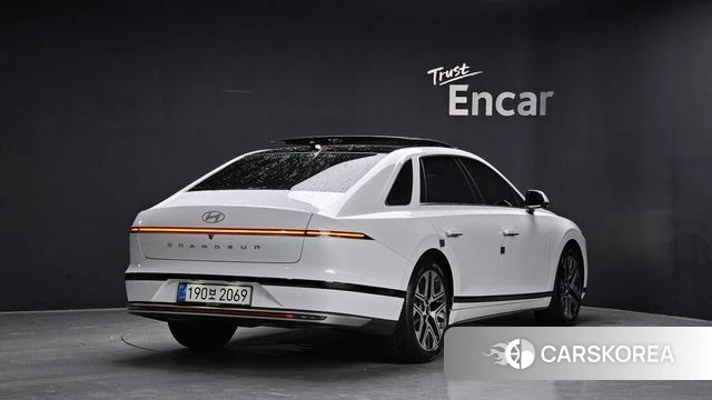 Hyundai Grandeur Hybrid (GN7) 2025 Белый из Кореи