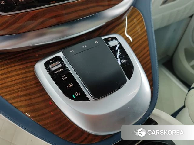 Mercedes-Benz V-class 2023 Черный из Китая