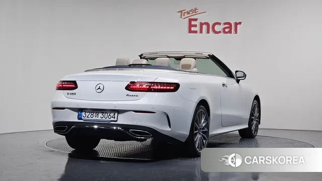 Mercedes-Benz E-Class W213 2023 Белый из Кореи