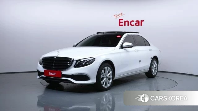 Mercedes-Benz E-Class W213 2019 Белый из Кореи
