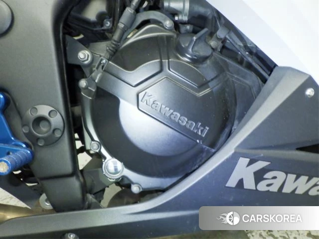 Engine photo