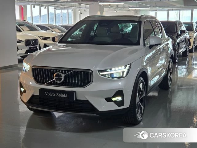 Volvo XC40 2026 Белый из Кореи