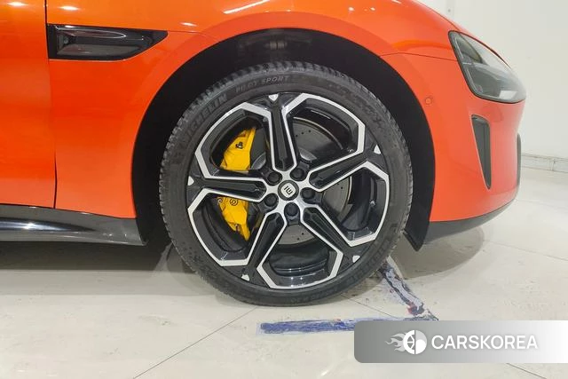 Xiaomi Car Xiaomi SU7 2024 Красный из Китая