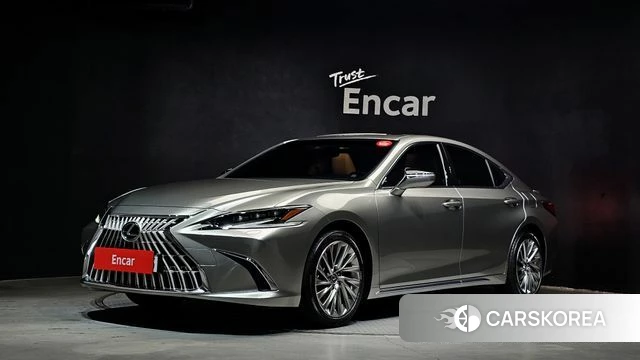 Lexus ES300h 7th generation 2025 Серебристо-серый из Кореи