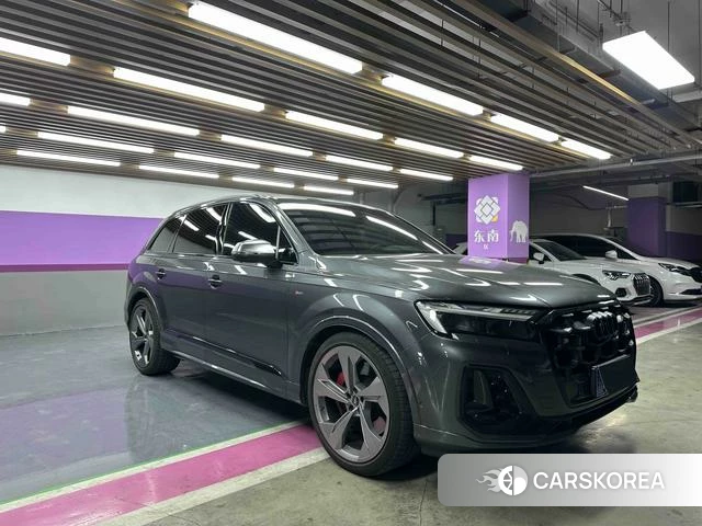 Audi SQ7 2024 Темно-серый из Китая