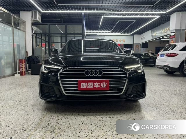Audi A6L 2022 Черный из Китая