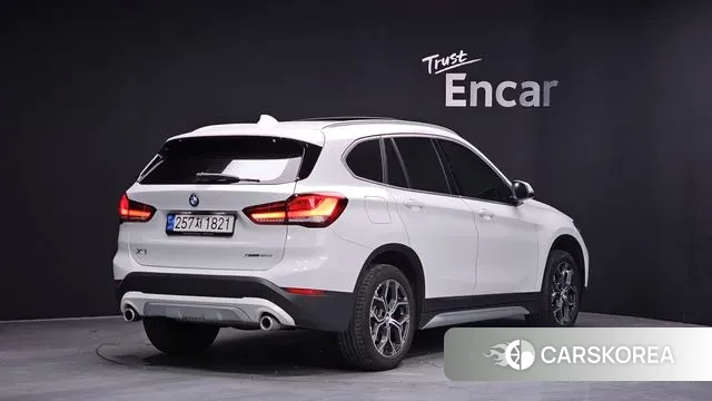 BMW X1 (F48) 2022 Белый из Кореи
