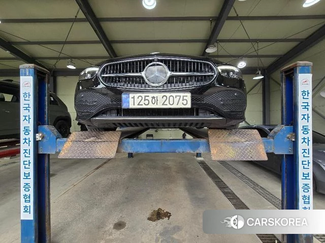 Mercedes-Benz C-Class W206 2023 Черный из Кореи