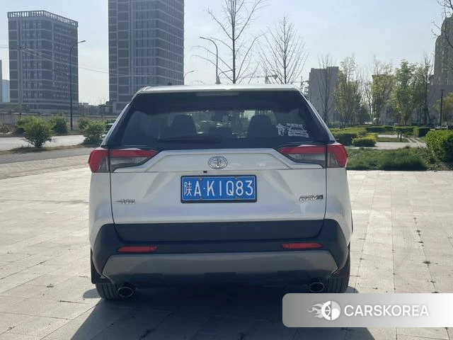 Toyota RAV4 Rongfang 2021 Белый из Китая