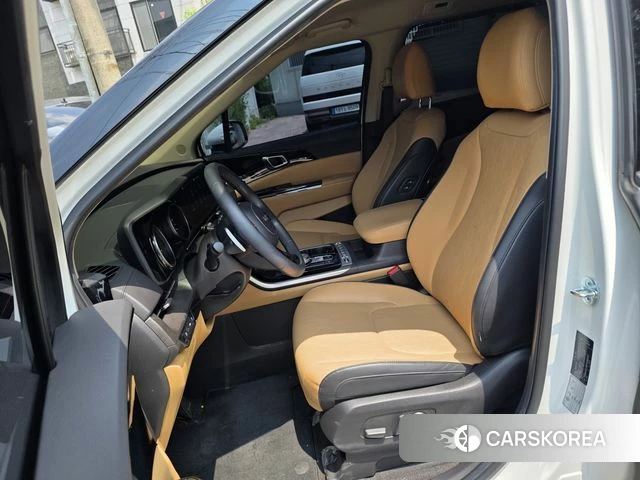 Kia Carnival 4th generation 2023 Белый из Кореи
