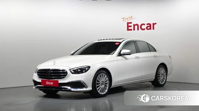 Mercedes-Benz E-Class W213 2021 Белый из Кореи