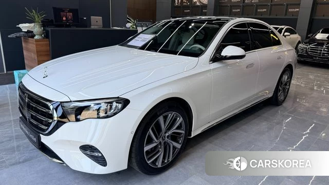 Mercedes-Benz E-Class W214 2024 Белый из Кореи