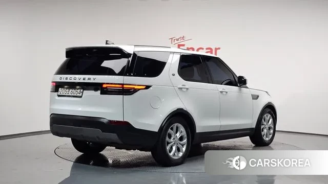 Land Rover Discovery 5 2018 Белый из Кореи