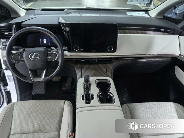 Lexus LM 2026 Белый из Китая