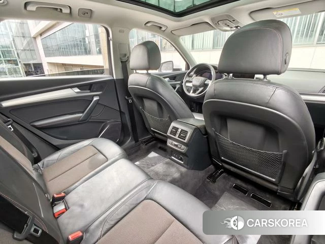 Audi Q5L 2019 Белый из Китая