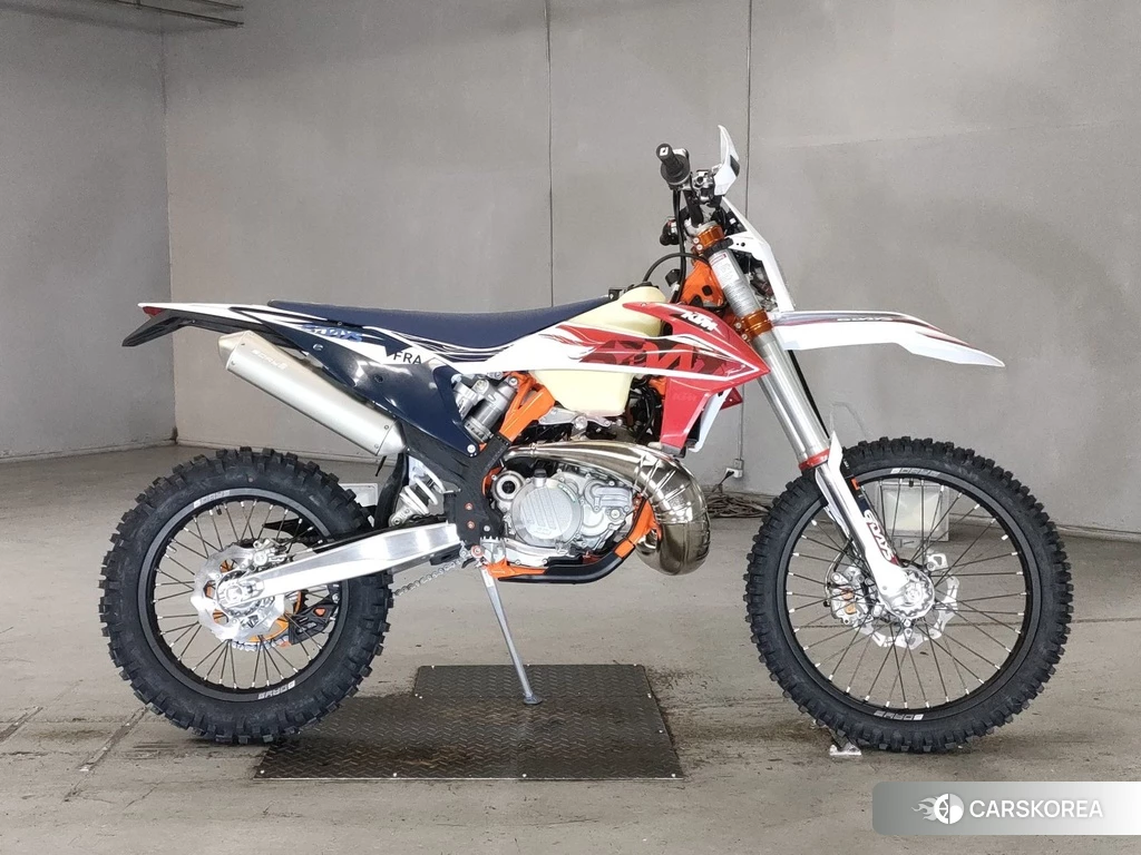 Проданный KTM 300EXC SIXDAYS TPI 2023 из Японии