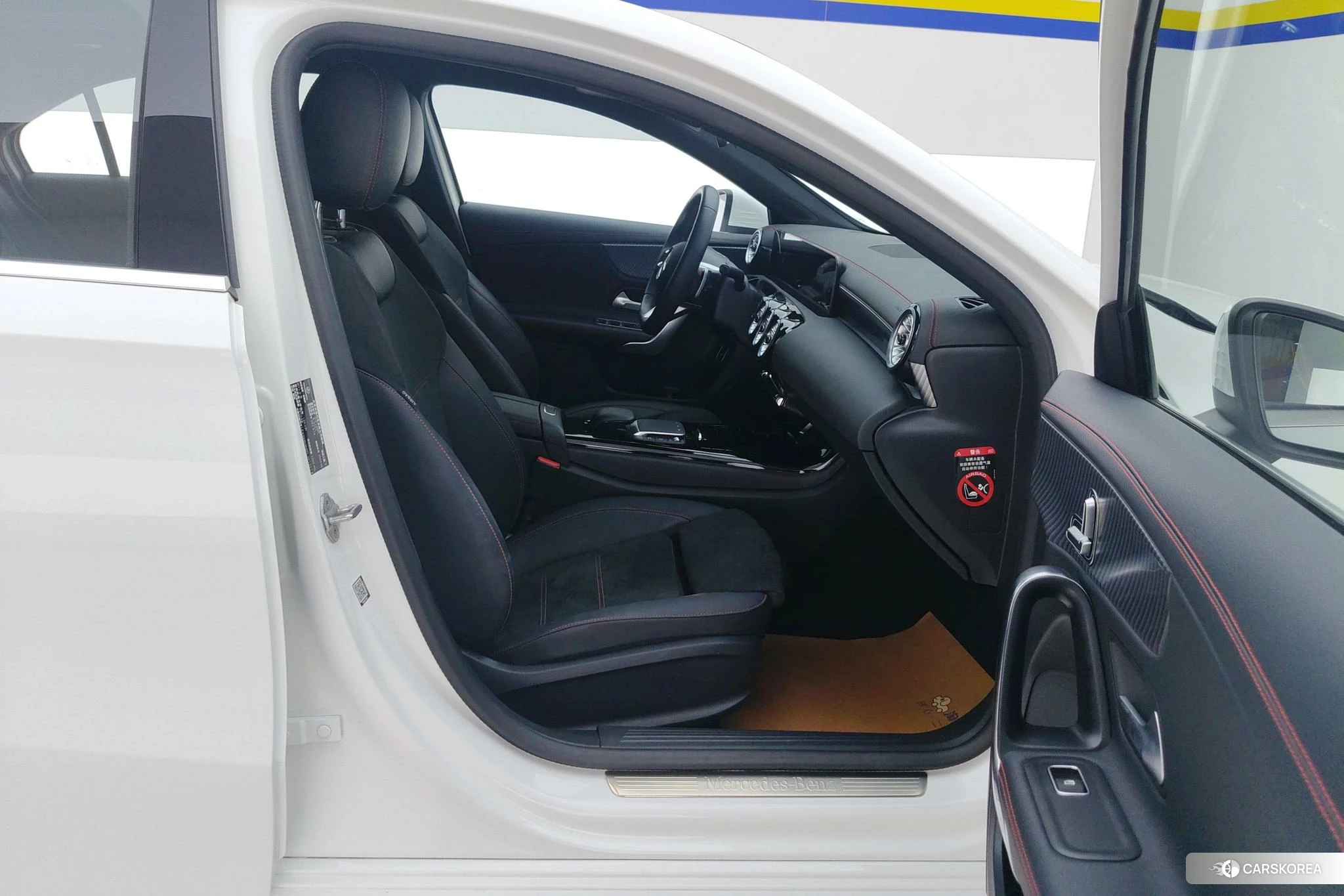 Mercedes-Benz Class A 2022 Белый из Китая