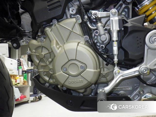 Engine photo