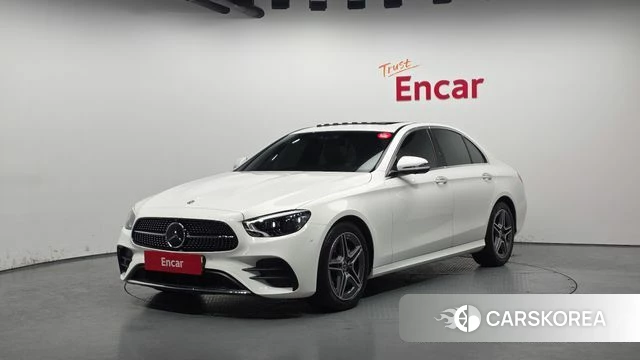 Mercedes-Benz E-Class W213 2023 Белый из Кореи