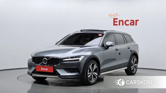 Volvo V60 Cross-Country 2nd Generation 2020 Серый из Кореи