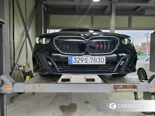 BMW 5 Series (G60) 2025 Черный из Кореи