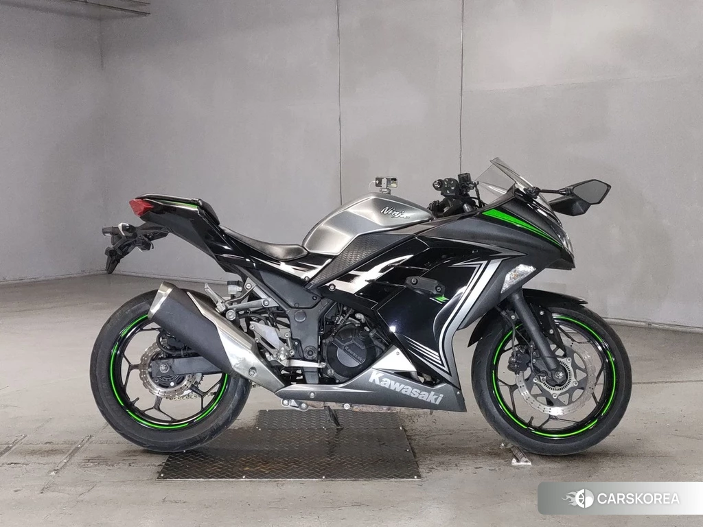 Проданный Kawasaki NINJA 250 2015 из Японии, фото 2