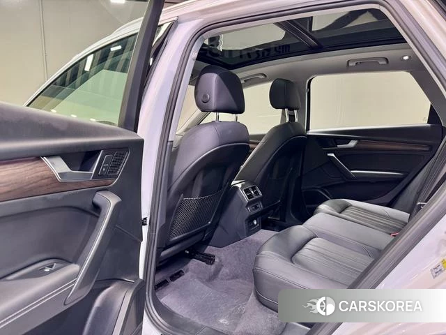 Audi Q5L 2022 Белый из Китая