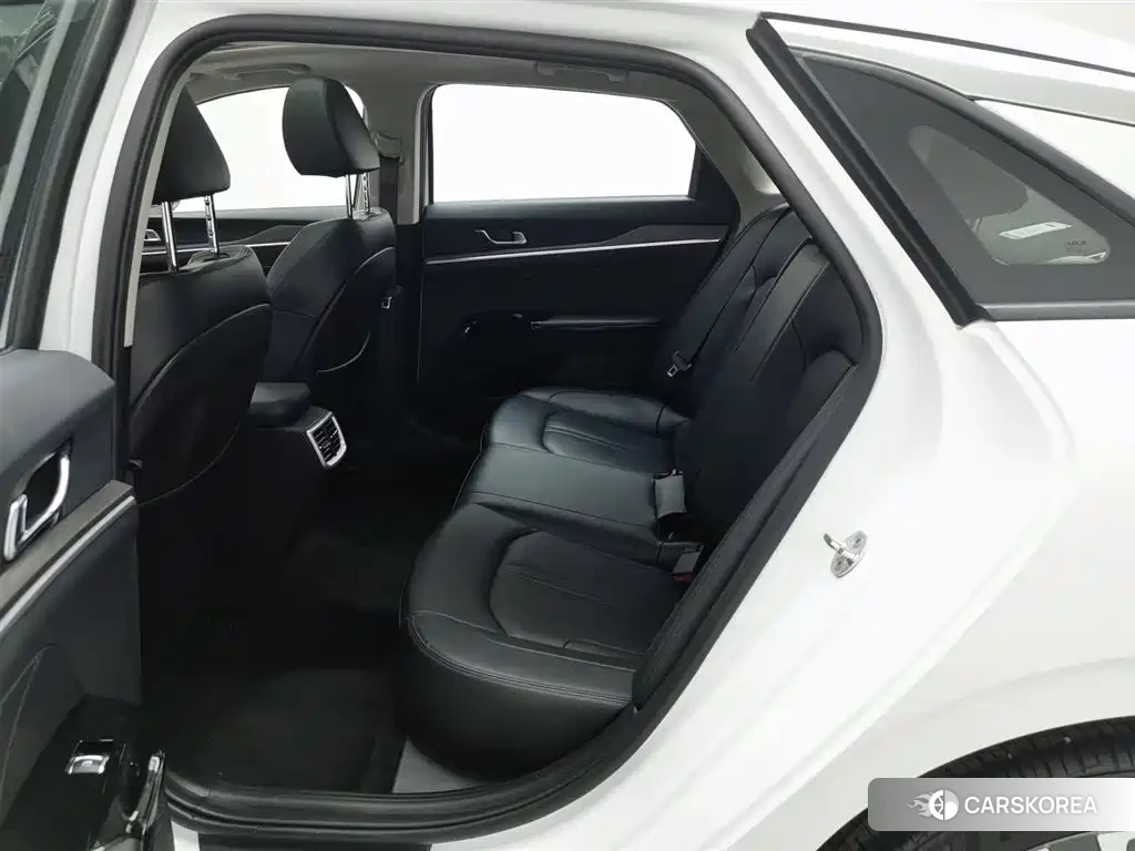 Kia K5 2022 Белый из Китая