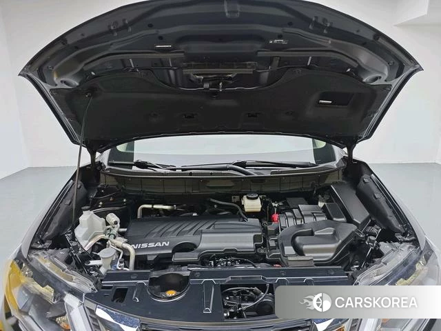 Nissan Qijun 2025 Черный из Китая