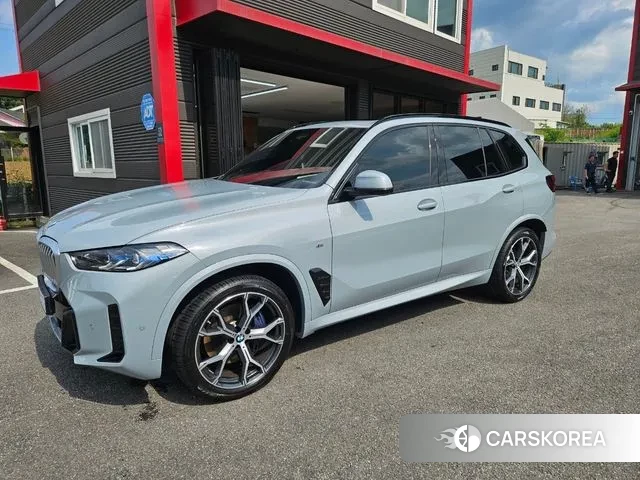 BMW X5 (G05) 2024 Светло-серебряный цвет из Кореи