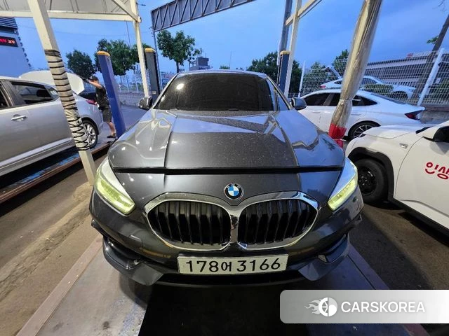 BMW 1 Series (F40) 2020 Серый из Кореи