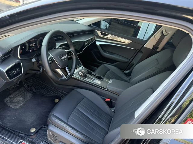 Audi A6 (import) 2022 Черный из Китая