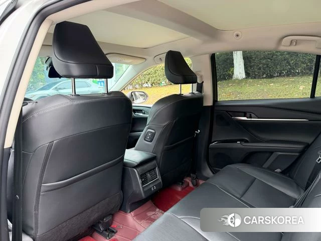 Toyota Camry 2024 Белый из Китая