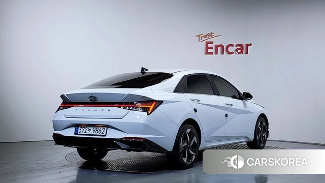 Hyundai Avante (CN7) 2022 Белый из Кореи