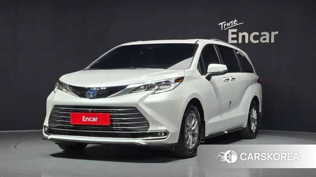 Toyota Sienna 4th Generation 2024 Белый из Кореи