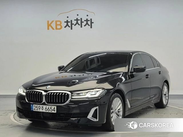 BMW 5 Series (G30) 2022 Черный из Кореи