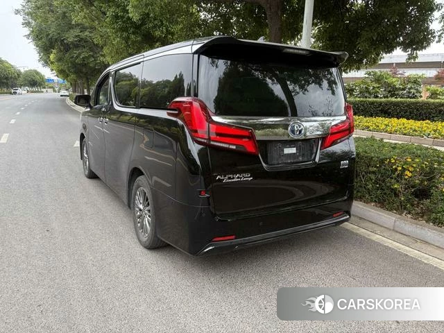 Toyota Elfa 2022 Черный из Китая