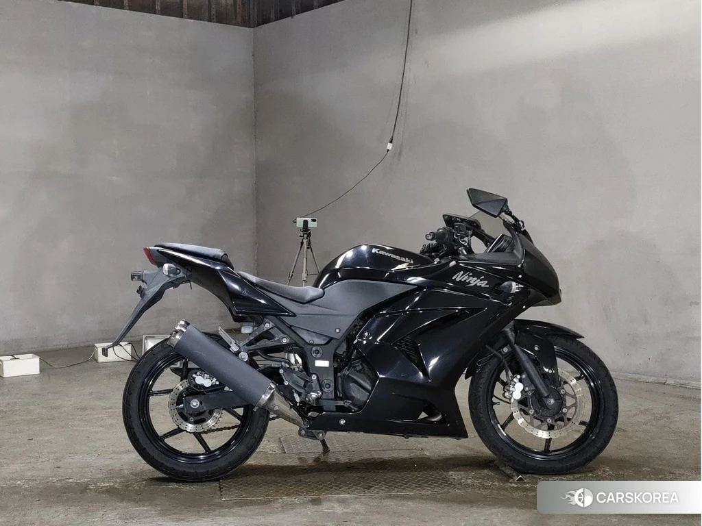 Проданный Kawasaki NINJA 250R 2012 из Японии