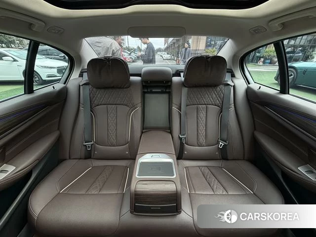 BMW 5 series 2023 Черный из Китая