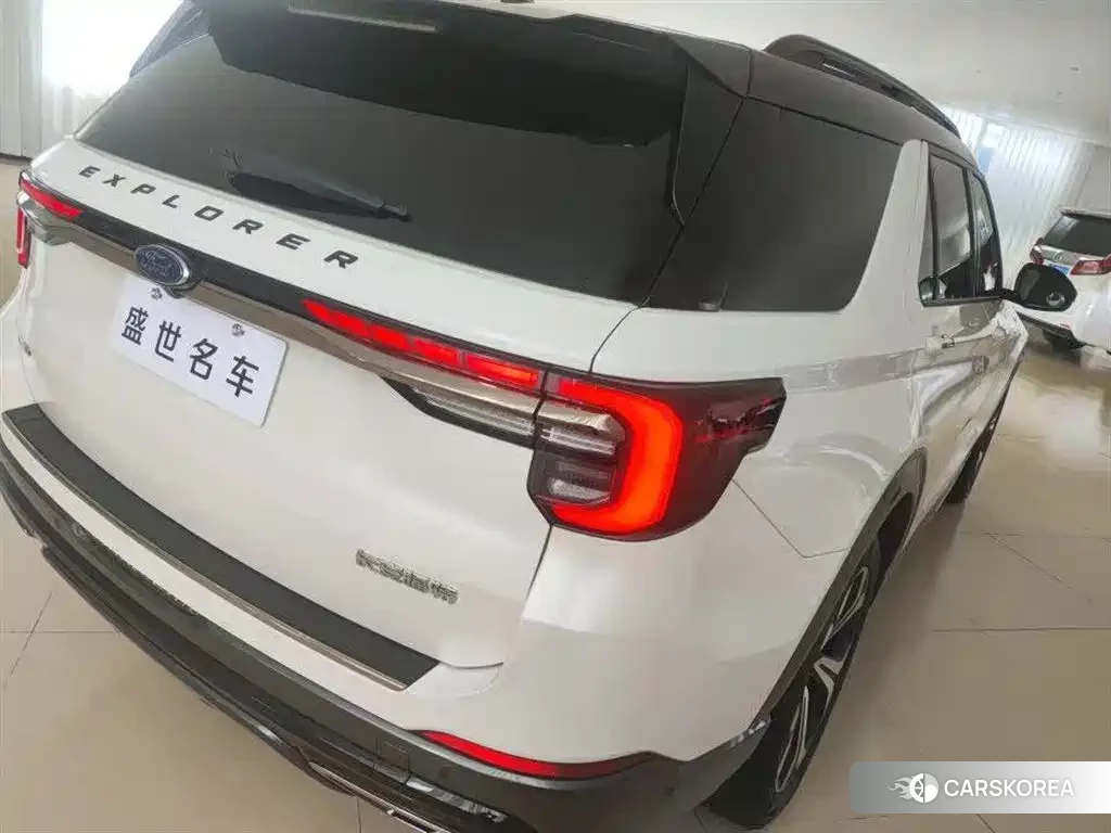 Ford Explorer 2022 Белый из Китая